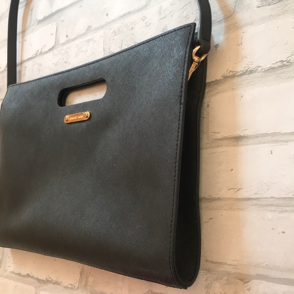 🆕 Michael Kors Black Crossbody 🎉 - Picture 6 of 10